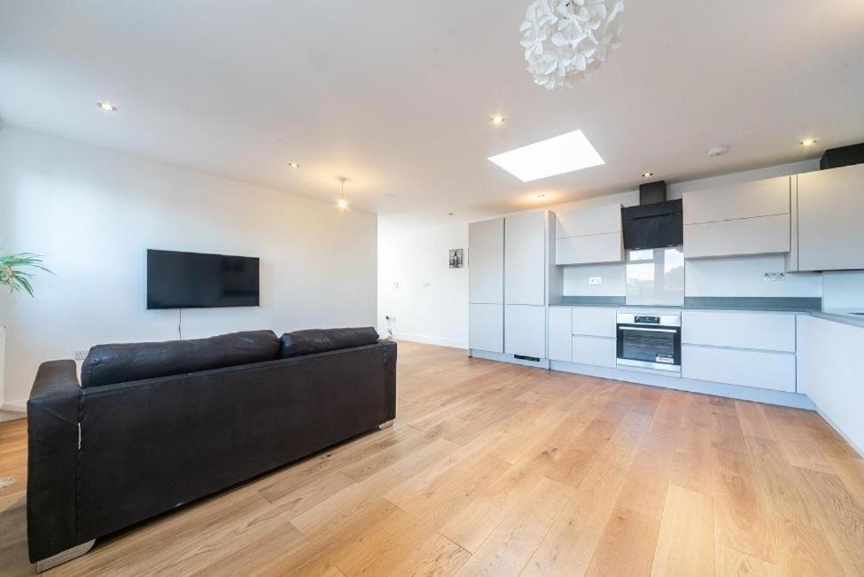 Lovely Penthouse Near Canary Wharf Лондон Екстериор снимка