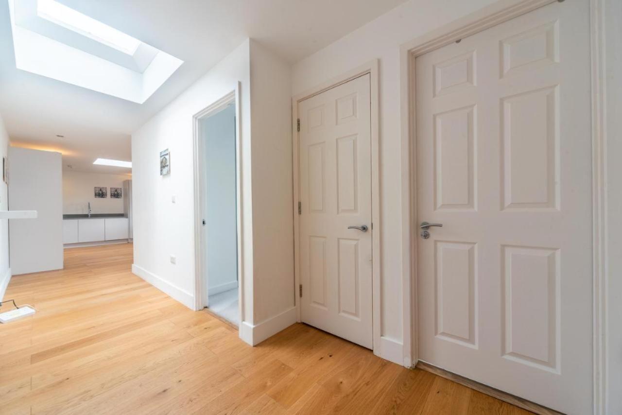 Lovely Penthouse Near Canary Wharf Лондон Екстериор снимка